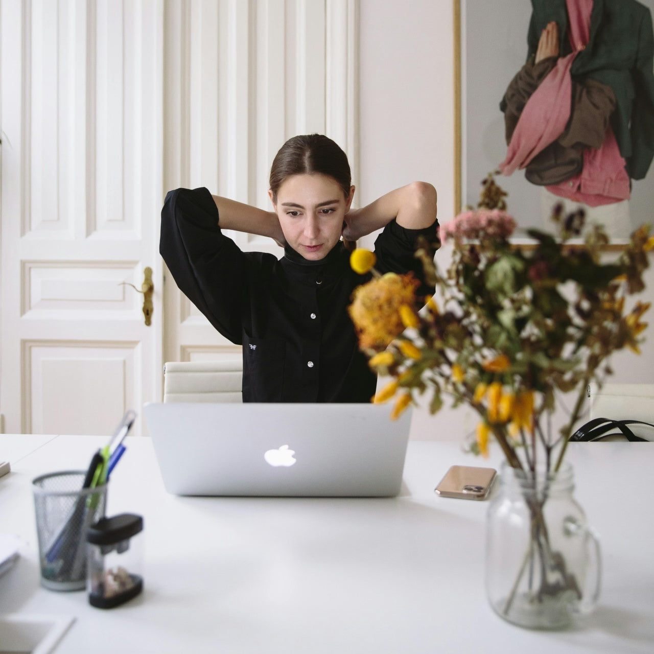 From Chaos to Calm: 5 Tips for Managing Stress at Work – The Sun & My Soul