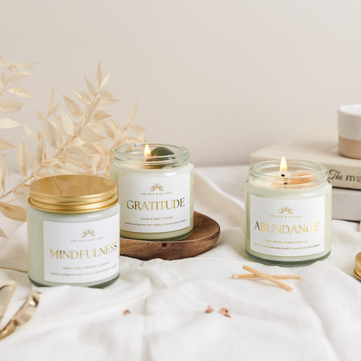 Abundance Crystal Candle with Citrine, Scent - Pink Pepper, Amber & Vanilla